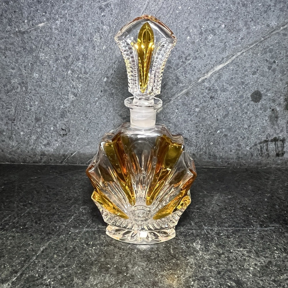 Vintage Bohemian Shell Shaped Amber & Clear‎ Decanter Cut Glass Crystal, Stopper